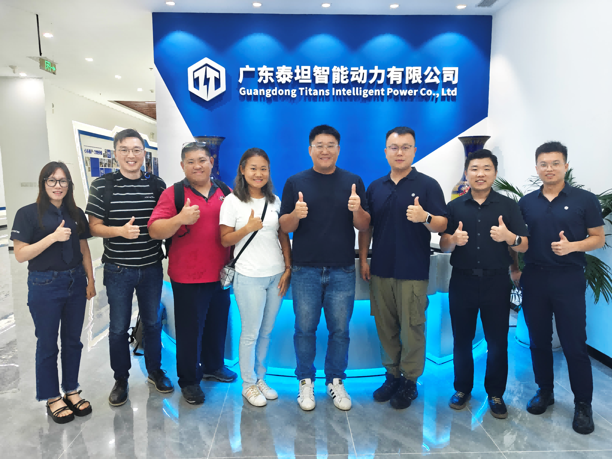 泰坦智能 | 新加坡客戶蒞臨泰坦智能參觀交流，共謀綠色能源發(fā)展新機(jī)遇！